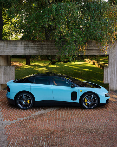 Ferrari Luce High Side 4x5 Rgb Web Socials 4789ddcf 4fff 4f85 Bbad 5f1450051fdd