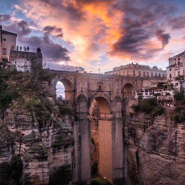 El Parador más espectacular y perfecto para una escapada está al borde de un acantilado en el pueblo más bonito de España 