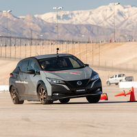 El Nissan LEAF baila en este vídeo poniendo a punto el primer sistema de tracción total para coches eléctricos de Nissan