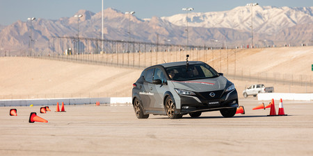 El Nissan LEAF baila en este vídeo poniendo a punto el primer sistema de tracción total para coches eléctricos de Nissan