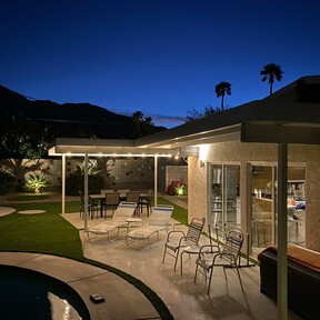 Ni cables, ni sol: así es la lámpara de pie para exterior de Jysk que suma en modernidad y crea espacios acogedores 