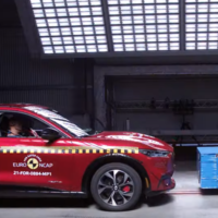 El Mustang Mach-E y el Hyundai Ioniq 5 arrasan en Euro NCAP, pero el Bayon se queda con ganas de más