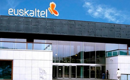 Euskaltel refuerza sus ayudas por el coronavirus: canales gratuitos, datos de regalo y teletrabajo pare empleados