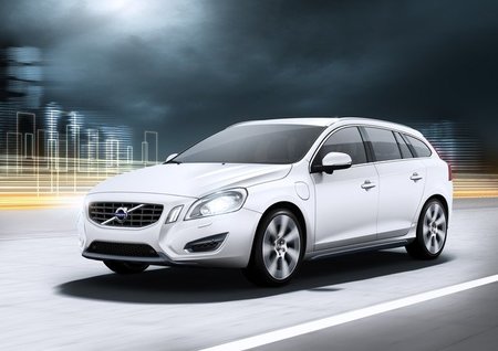 Volvo V60 Plug-in Hybrid: información y galería fotográfica del prototipo