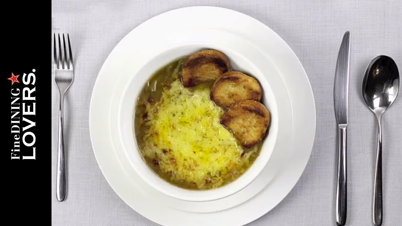 Protocolo en la mesa cómo comer correctamente una sopa