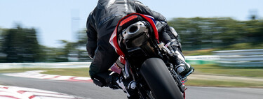 El freno trasero tiene divididos a los moteros, pero hay un truco infalible que muchos ignoran y otros desprestigian