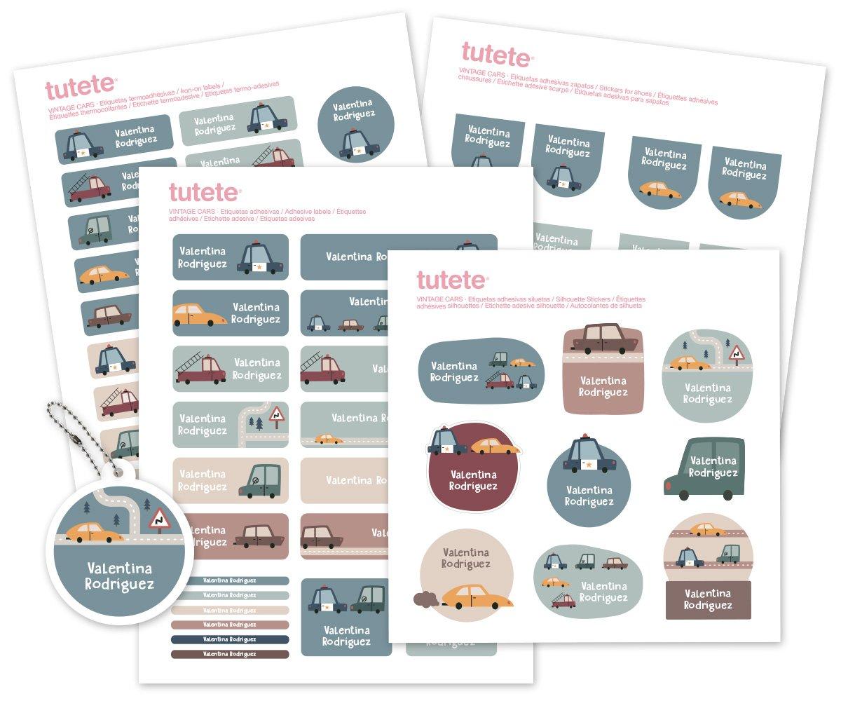 Práctico pack de 66 etiquetas personalizadas y un llavero para colgar en la mochila. Podrás etiquetar libros, fiambreras, juguetes, botellas, mochilas, ropa, zapatos...