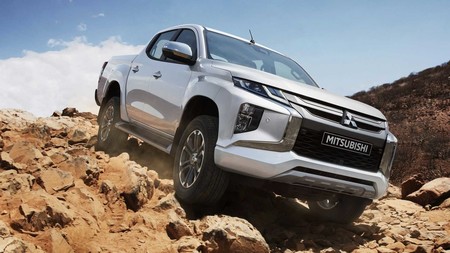 La Mitsubishi L200 se renueva para 2019 con más tecnología y un aspecto mucho más duro
