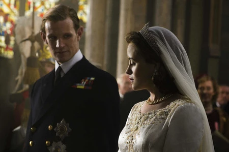 'The Crown' es una solvente biografía de la Reina de Inglaterra