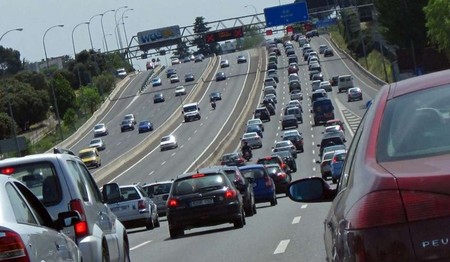 trafico en una autovía madrileña