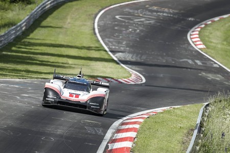 Así ha sido el demencial récord del Porsche 919 Hybrid Evo en Nürburgring y no, el vídeo no está acelerado