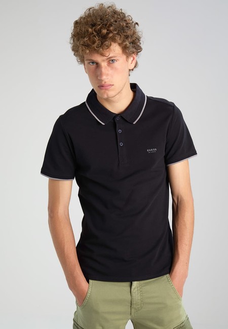 Polo Guess rebajado un 40%, ahora podemos hacernos con él por 27,45 euros y envío gratuito