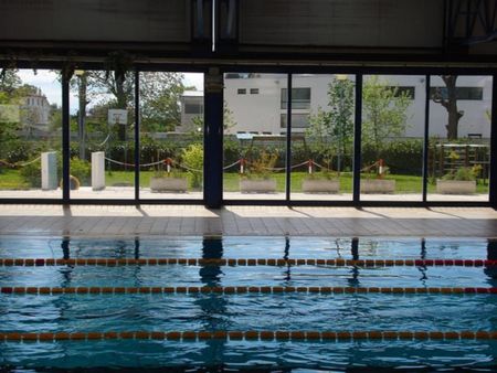 Blanca, su ayuntamiento lanza descuentos para parados en la piscina y el gimnasio
