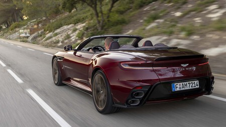 Aston Martin Db12 S 31