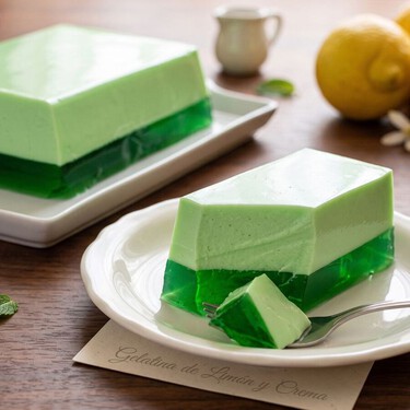 Cómo hacer una gelatina doble de limón con yogur natural y solo 4 ingredientes: es muy fácil y no lleva azúcar 