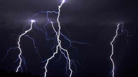 Apple se queda con la marca registrada Lightning para curarse de espantos