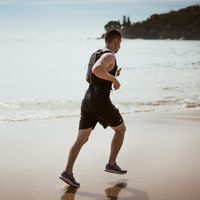 Ofertas en tallas sueltas de ropa deportiva en marcas como Nike, Asics o Puma a la venta en Amazon