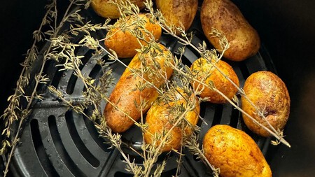 Estos son los mejores condimentos para sazonar tus verduras en la freidora de aire: estarán listas en 20 minutos