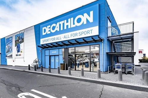 Decathlon Filiale Aussenansicht Scaled
