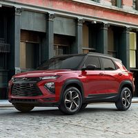 Dejar de fabricar coches ya le está costando a Ford y GM, no todos quieren SUV y ahora van con la competencia