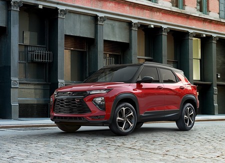 Dejar de fabricar coches ya le está costando a Ford y GM, no todos quieren SUV y ahora van con la competencia