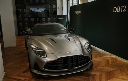 Aston Martin DB 12 Primer Contacto 9