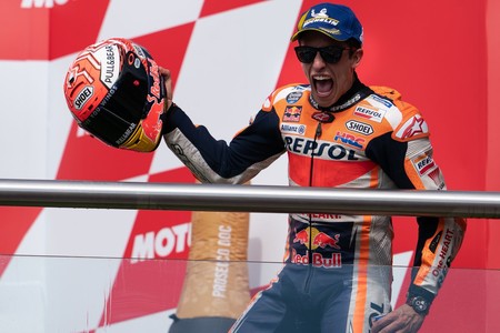 Con más de 13 millones de euros al año Marc Márquez ya cobra más que Valentino Rossi en MotoGP