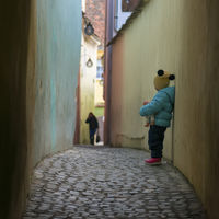 Los niños que viven experiencias traumáticas envejecen antes