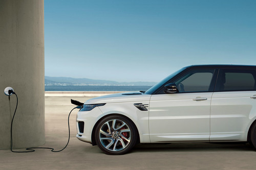 Range Rover Sport P400e: primer híbrido enchufable de la marca, con 404 CV y 51 km de autonomía eléctrica