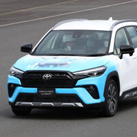 Toyota quiere vender coches con motor de combustión de hidrógeno. Este Corolla Cross dirá si es buena idea