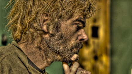 Las fotos de nuestra web corporativa, ¿somos tan feos como para no salir?