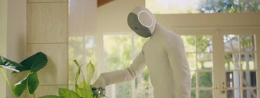 Por 20 mil dólares, este robô humanoide promete fazer diversas tarefas domésticas, mas parece que não é tão bom assim 