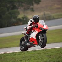 Una Ducati 1299 Superleggera de serie demeustra su ADN de competición al conseguir su primer pódium