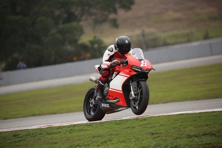 Una Ducati 1299 Superleggera de serie demeustra su ADN de competición al conseguir su primer pódium