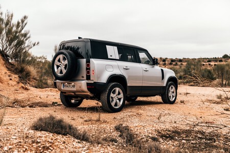 Land Rover Defender 03