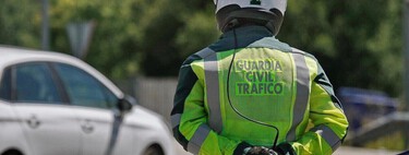 La Guardia Civil quiere que sus próximos cascos de moto sean de fibra de carbono. Pero de los baratos, por favor