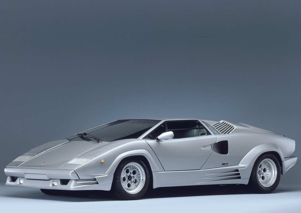 Recordando al Lamborghini 25 aniversario, el deportivo diseñado por Pagani