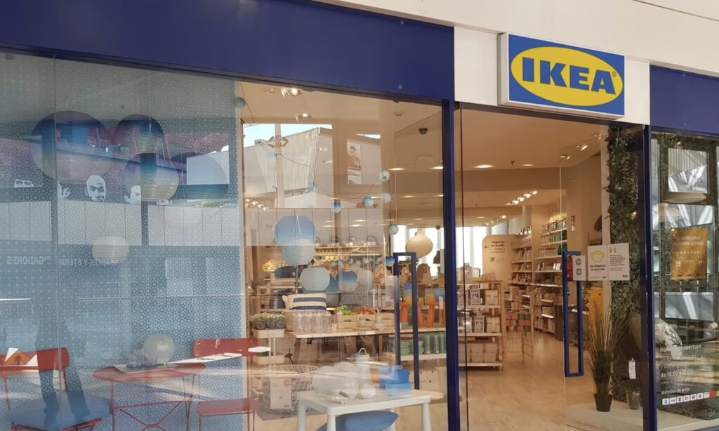 Ikea tiene el sofá ideal para pisos pequeños: cuesta menos de 200 euros y sirve para hasta tres personas 