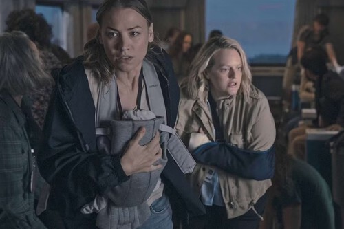Elisabeth Moss recuerda la parte más difícil de rodar la temporada final de 'El cuento de la criada': “Pasamos tres días dentro de un tren pensando cómo hacerlo”