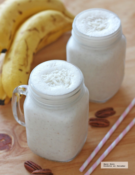 Smoothie de coco, nuez y plátano. Receta