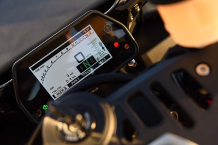 2016 Yamaha R1s Action 18