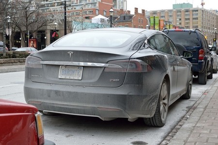 Tesla Model S Sucio