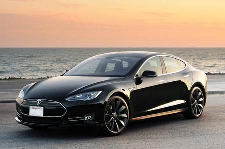 Tesla enfrenta nuevos rivales: General Motors y el estado de Michigan