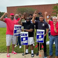Lo han conseguido: los trabajadores del motor en EEUU doblegan a las grandes marcas y ponen fin a la huelga