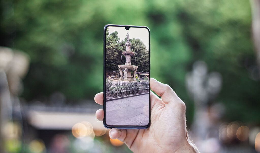 El Samsung Galaxy A70 empieza a actualizarse a One UI 2.5 con mejoras en el teclado, cámara, AOD y más