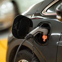 El Gobierno consagrará el derecho a reparar tu propio coche en una nueva Ley, pero no deja claro qué pasa con las baterías de los eléctricos