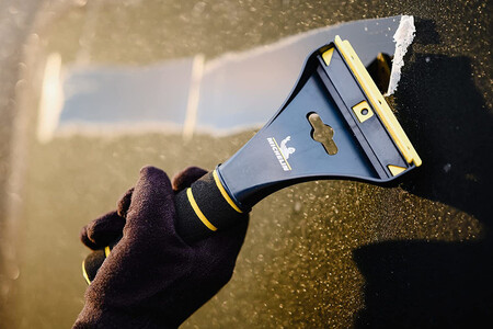 Raspador de hielo para parabrisas de coche de Michelin en Amazon