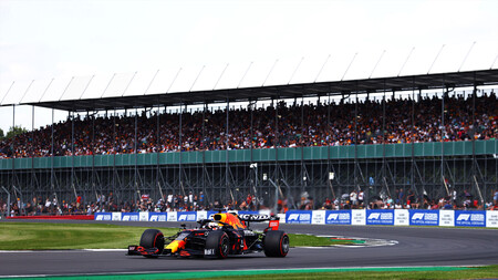 Max Verstappen se lleva la primera pole a sprint de la Fórmula 1 y Fernando Alonso se exhibe en Silverstone