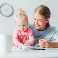 21 bonitos diarios para completar sobre el primer año del bebé que seguro que te encantan