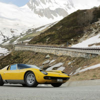 Lamborghini saca dos Miura del museo para recrear la escena inicial de The Italian Job